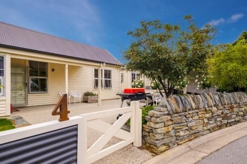 All Seasons Cottage - Arrowtown Holiday Home1