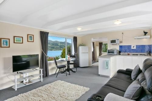 Macbay Retreat - Macandrew Bay Holiday Home3
