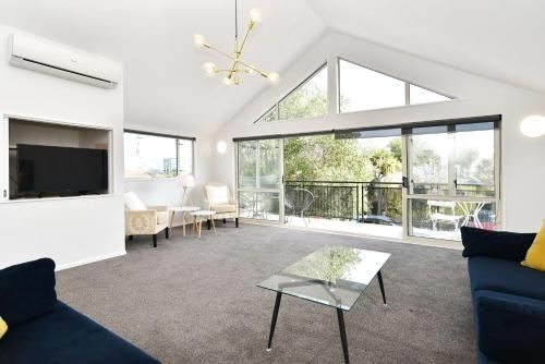 Moa Place - Christchurch Holiday Homes0
