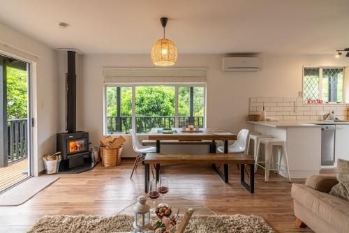 La Petite Maison - Akaroa Holiday Home0