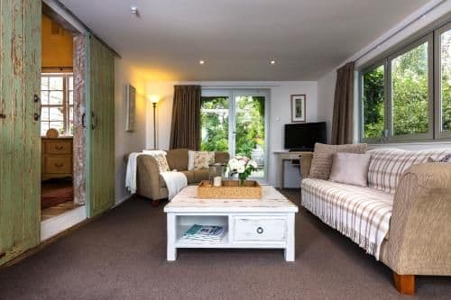 One-Bedroom Cottage - Continental breakfast provisions provided
