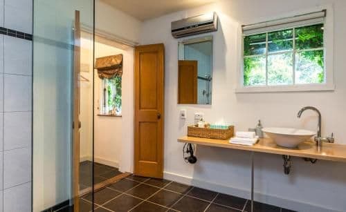 One-Bedroom Cottage - Continental breakfast provisions provided