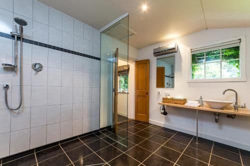 One-Bedroom Cottage - Continental breakfast provisions provided