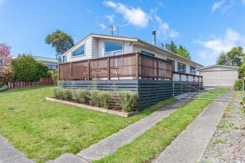 Wendy’s Bach - Taupo Holiday Home1