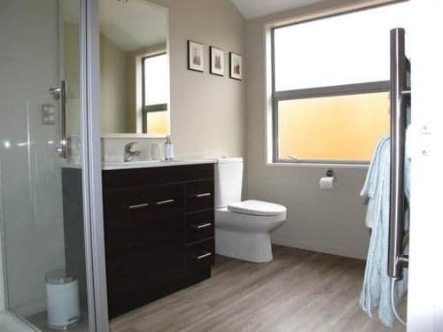 Queen Room with Shared Bathroom