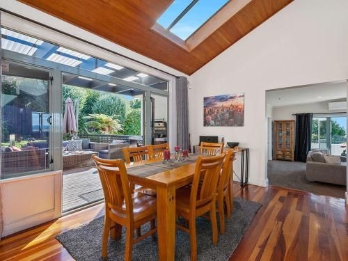 View 54 - Acacia Bay Holiday House4