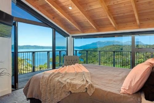 Lake Okataina Holiday Family Home 3 Bedrooms2