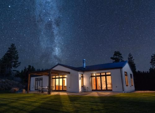 เมาต์ คุก เลคไซด์ รีทรีต (Mt Cook Lakeside Retreat)0