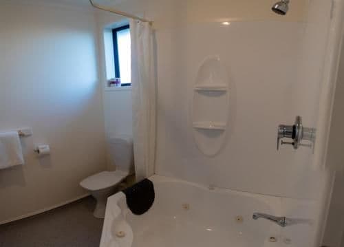 Studio with Spa Bath