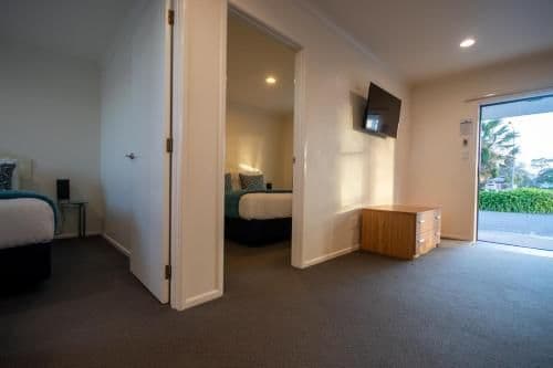 Two-Bedroom Apartment with Spa Bath