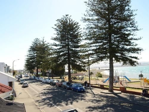 Barrons On The Beach - Napier Holiday Home1