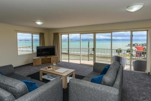 Breakwater Apartment Five - Napier Holiday Home0