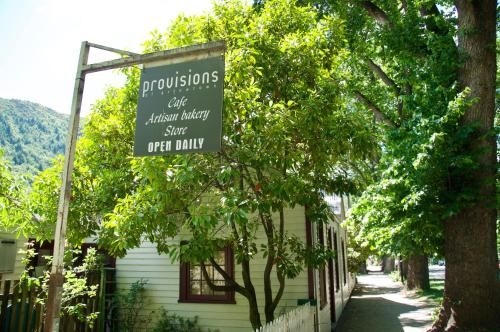 Alchemy Cottage - Arrowtown Holiday Home2