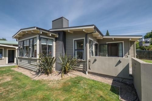 Lavender Country Cottage - Arrowtown Holiday Home0