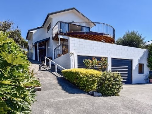 Le Bach - Akaroa Holiday Home0