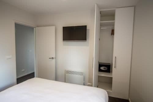 Deluxe Three-Bedroom Apartment
