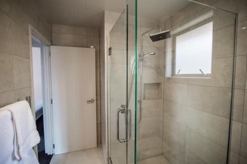 Deluxe Three-Bedroom Apartment