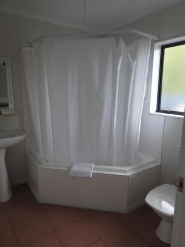 Queen Studio with Spa Bath