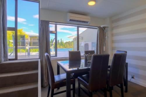 Apartment with Lake View
