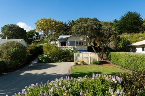 Beach Scene - Cable Bay Holiday Home3