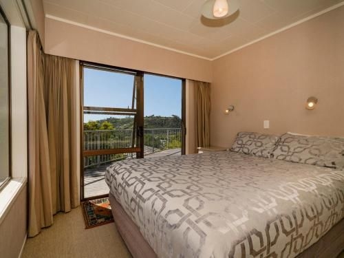 At Cathedral Cove - Hahei Holiday Home2