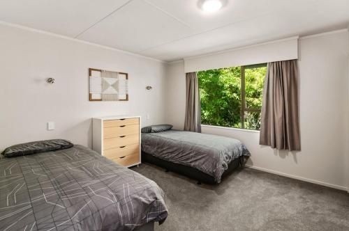 Freshwater Boat House - Lake Rotoiti Holiday Home1