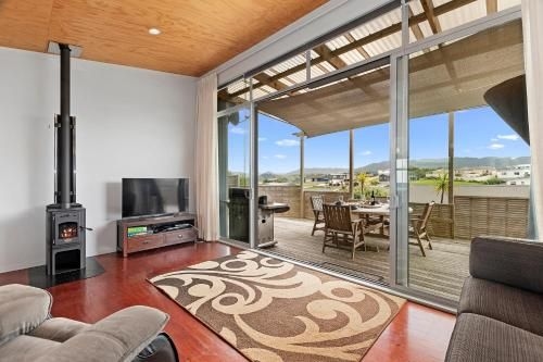 Blue Crush Villa - Mangawhai Heads Holiday Home1
