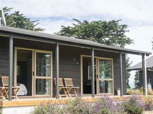 Mokomoko Cottage - Martinborough Holiday Home0