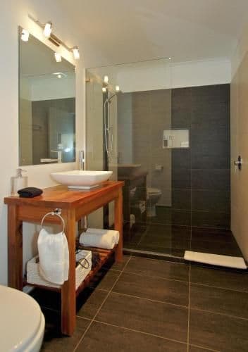 King Suite with Mountain View