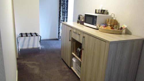 Deluxe King Suite with Mountain View