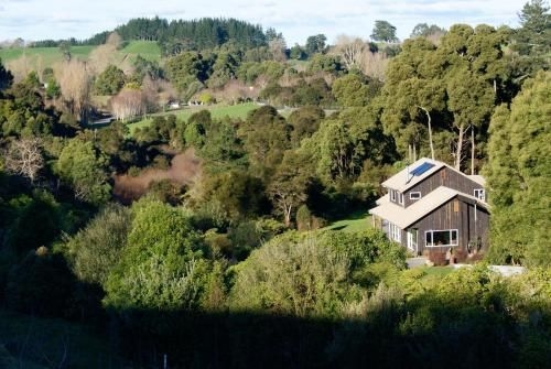 Gully Retreat Karapiro1