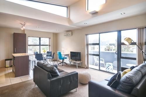 Carlton Penthouse - Christchurch Holiday Homes0