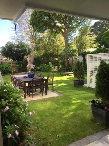 Sunny Glen Cottage3