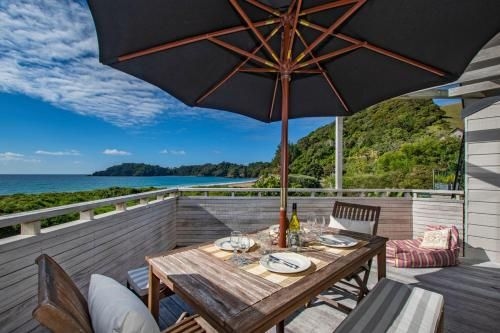 Spectacular Woolleys Bay - Matapouri Holiday Home0