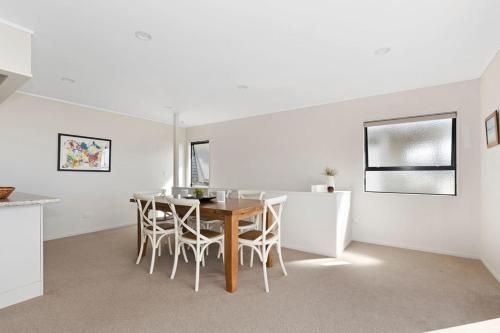 Spectacular Woolleys Bay - Matapouri Holiday Home1