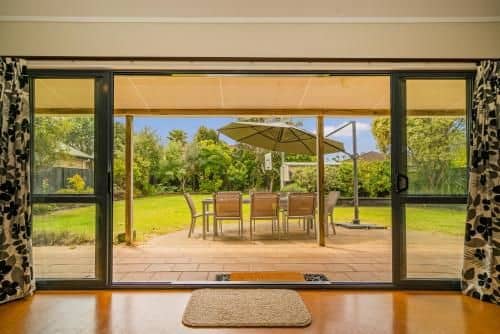 Kowhai Corner - Matarangi Holiday Home Kowhai Corner - Matarangi Holiday Home