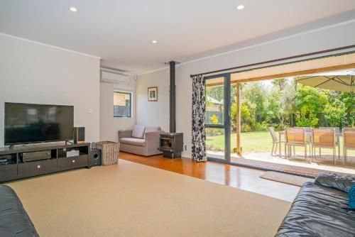 Kowhai Corner - Matarangi Holiday Home4