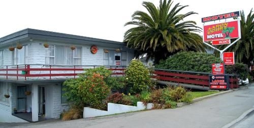 แอรอน คอร์ท โมเทล (Aaron Court Motel)1