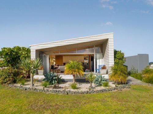 Modpod on The Tee - Matarangi Holiday Home0