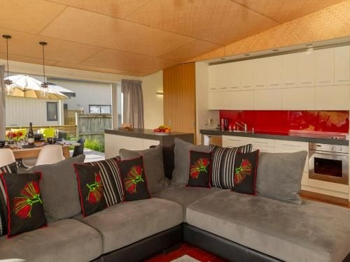 Modpod on The Tee - Matarangi Holiday Home3