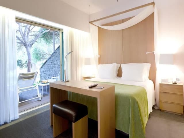 SUITE CAPACITY 3