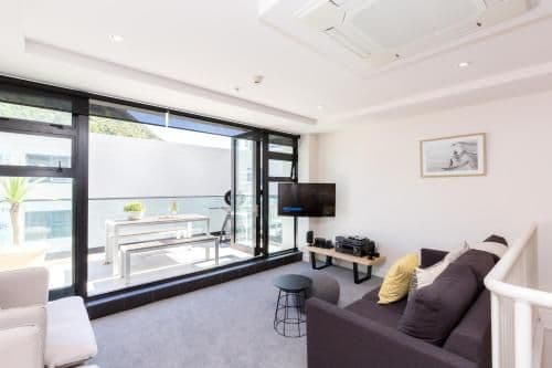 2.5 Bedroom Deluxe Apartment - Split Level