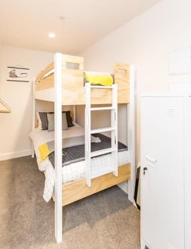 2.5 Bedroom Deluxe Apartment - Split Level