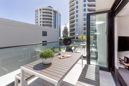 2.5 Bedroom Deluxe Apartment - Split Level