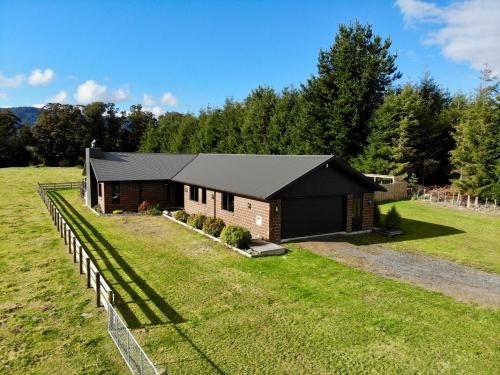 Pinetree Lodge - Ohakune Holiday Home0