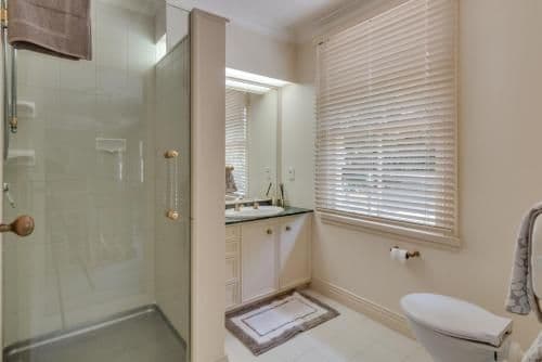 Suite with External Private Bathroom