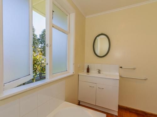 Goldfinch Goodie - Ohakune Holiday Home4