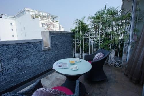 Luxury Suite with Balcony