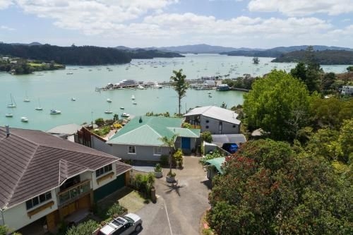 Captain's Quarters - Opua Holiday Home4
