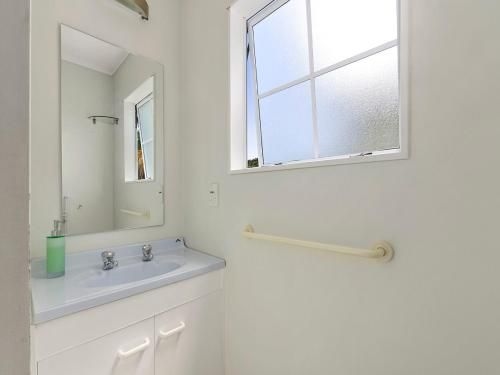 Serenity Cottage - Paihia Holiday Home1
